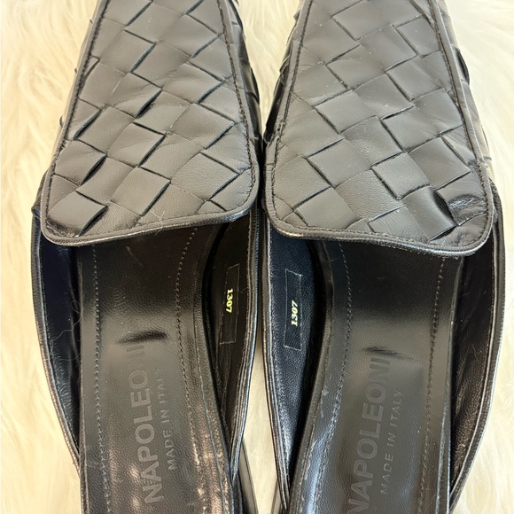 Elegant Black Woven Leather Sandals - Picture 6 of 9